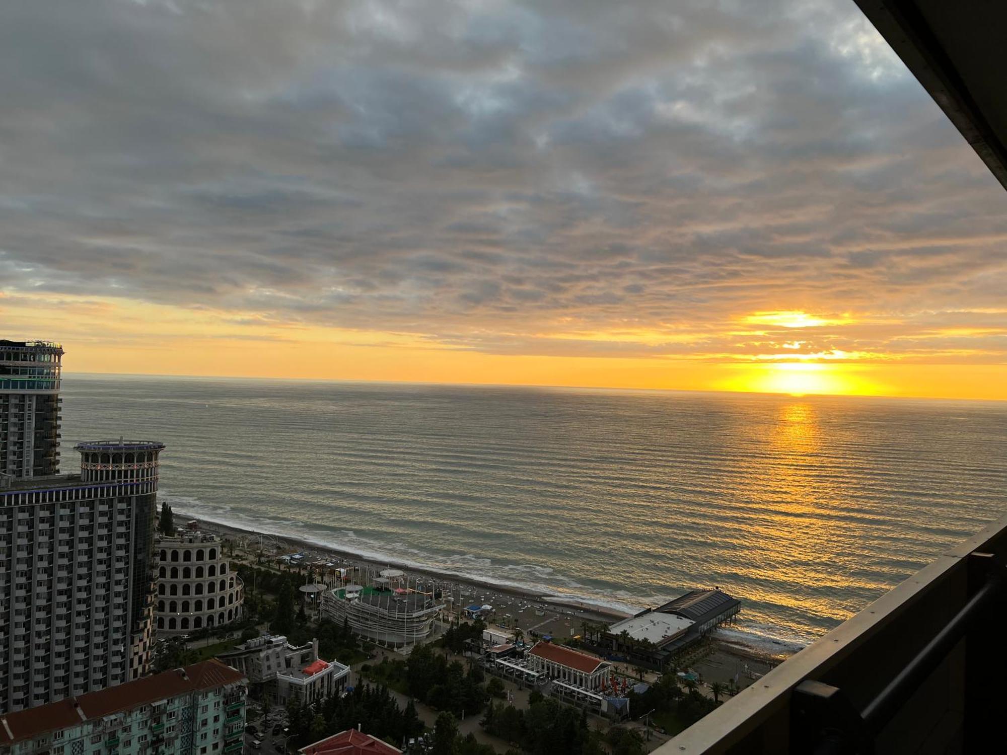 Orbi City Seaview Батумі Екстер'єр фото