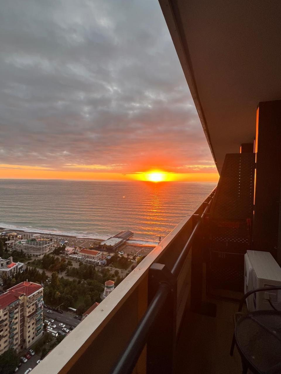 Orbi City Seaview Батумі Екстер'єр фото